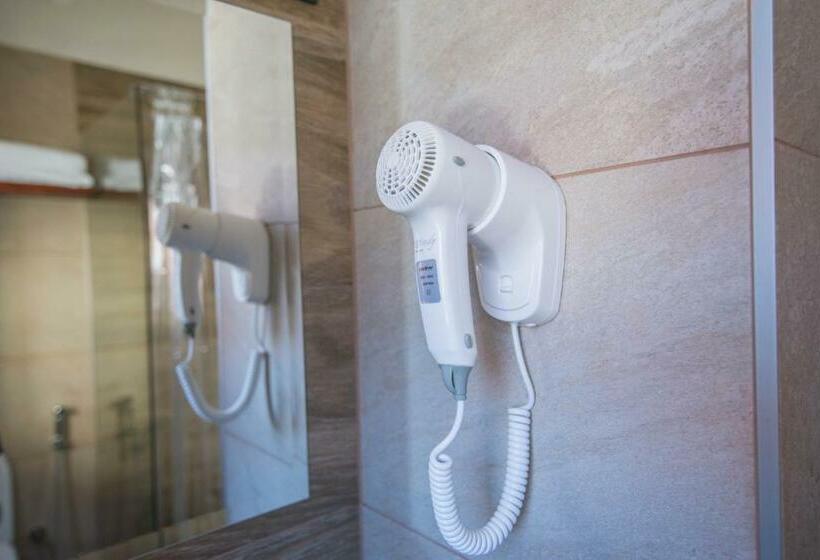 اتاق استاندارد یک نفره, Noble