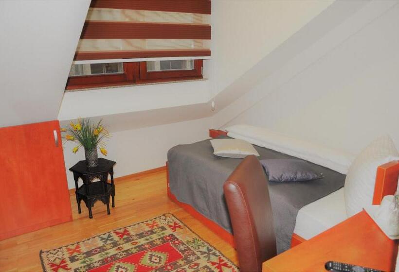 اتاق استاندارد یک نفره, Noble