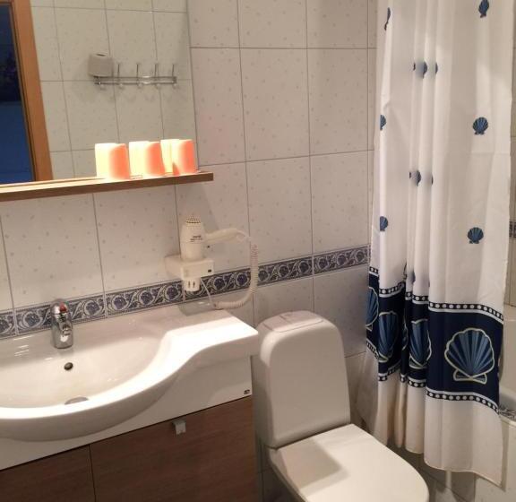 اتاق خانوادگی, Parus Boutique