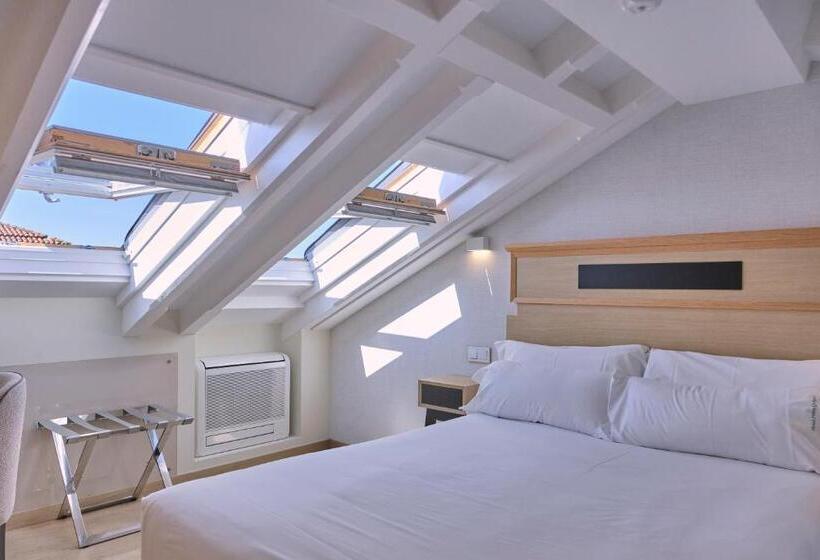 חדר סטנדרט יחיד, Praza Quintana