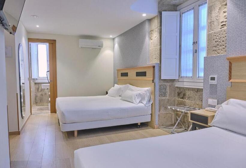 חדר סטנדרט לארבעה, Praza Quintana