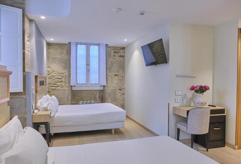 חדר סטנדרט לארבעה, Praza Quintana