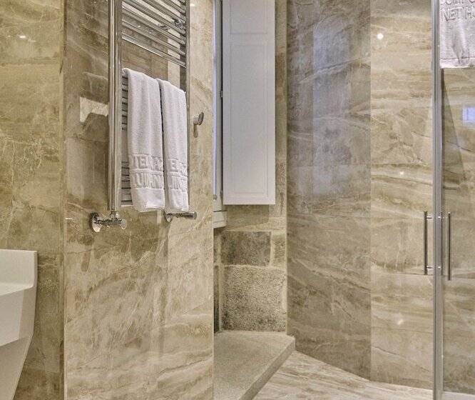 חדר סטנדרט, Praza Quintana