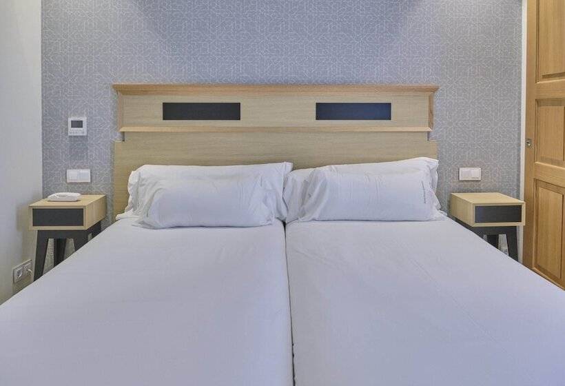 חדר סטנדרט יחיד, Praza Quintana