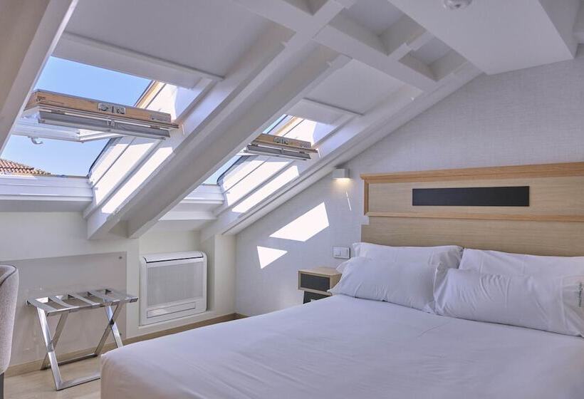 חדר סטנדרט יחיד, Praza Quintana