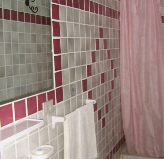 غرفة قياسية, Turismo Rurale Montitundu