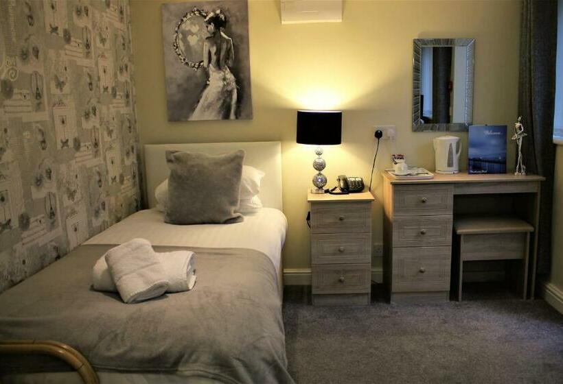 标准单人间, Winchmore