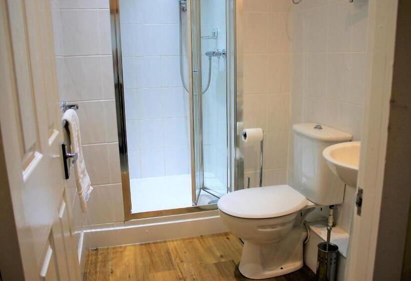 标准间, Winchmore