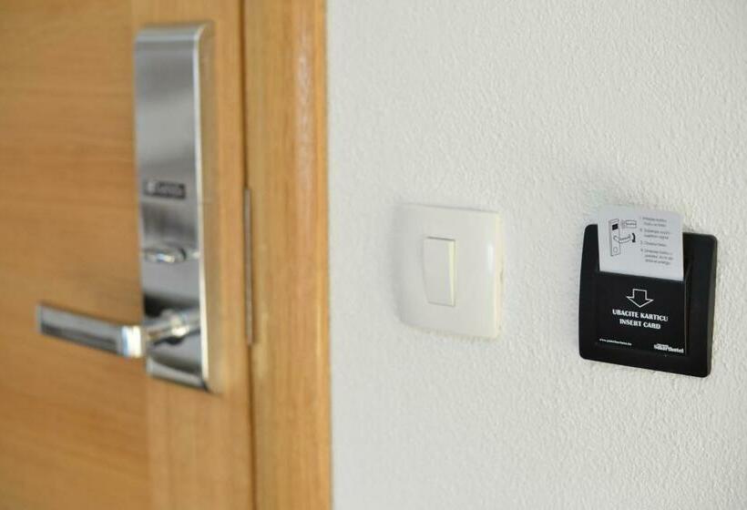 اتاق استاندارد, Rivero A&s