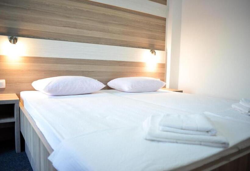 اتاق استاندارد چهار تخته, Rivero A&s