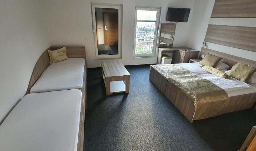 اتاق استاندارد چهار تخته, Rivero A&s