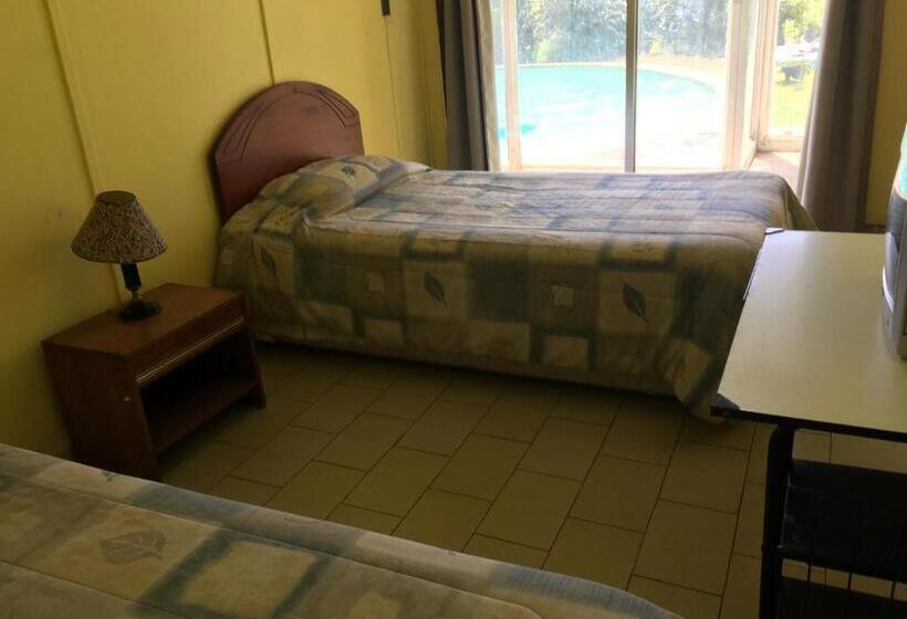 Номер Стандарт Совместная Ванная, My Father S House Bed