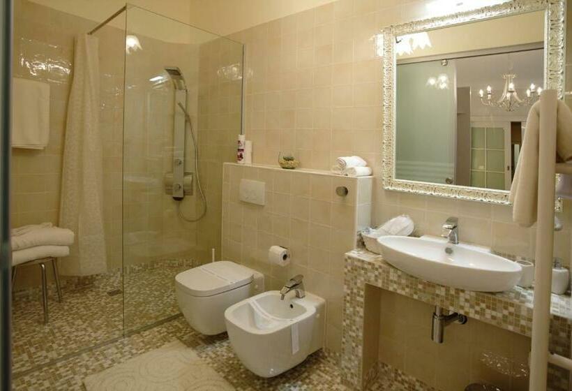 جناح, B&b Fotić