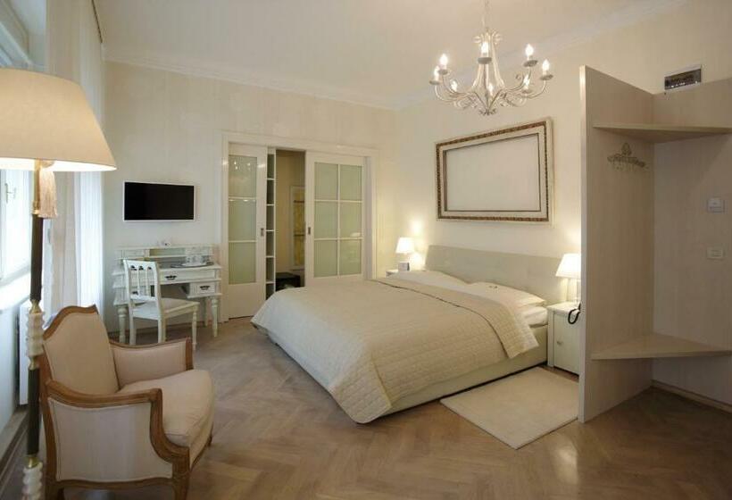 스위트, B&b Fotić