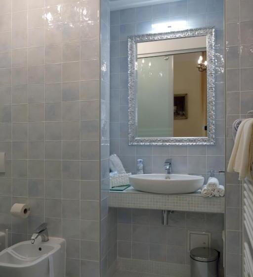 جناح, B&b Fotić