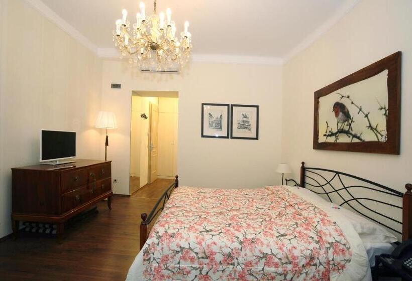 جناح, B&b Fotić