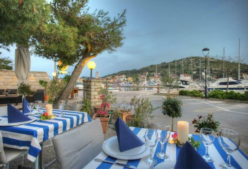 Номер Стандарт Вид на Море с Балконом, Gina Bed & Breakfast