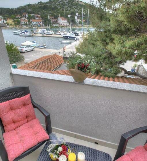 Номер Стандарт Вид на Море с Балконом, Gina Bed & Breakfast