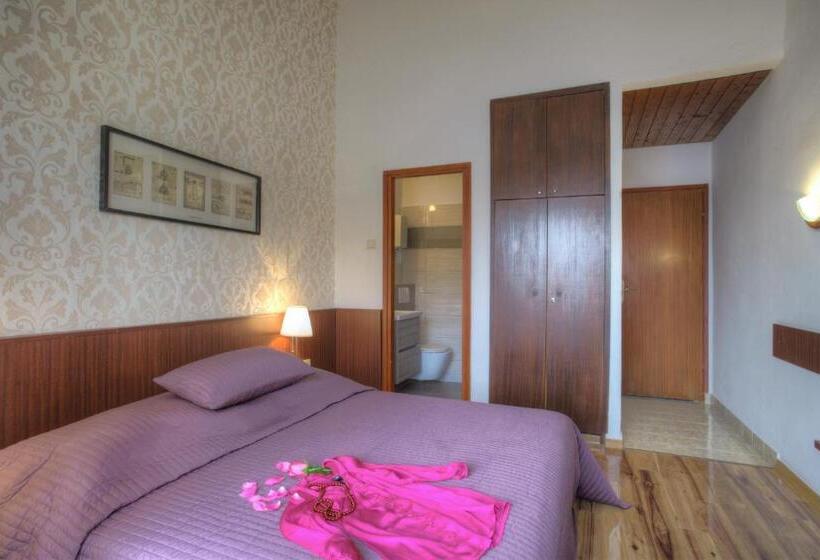 Номер Стандарт Вид на Море с Балконом, Gina Bed & Breakfast