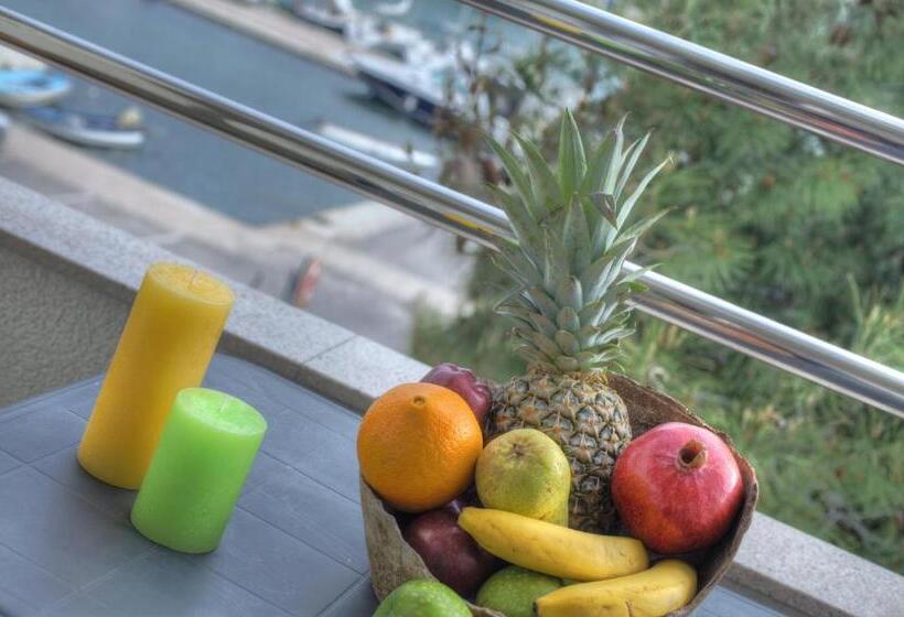 Четырехместный Номер Стандарт Вид на Море, Gina Bed & Breakfast