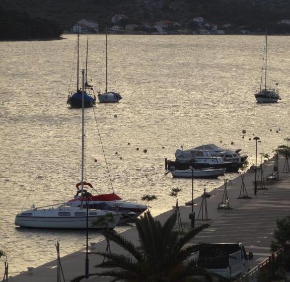 Апартаменты 1 Спальня Вид на Море с Балконом, Gina Bed & Breakfast