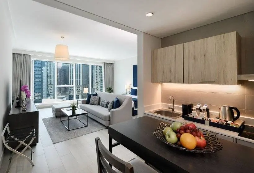 استودیو اجرایی, Centara West Bay Hotel & Residences Doha