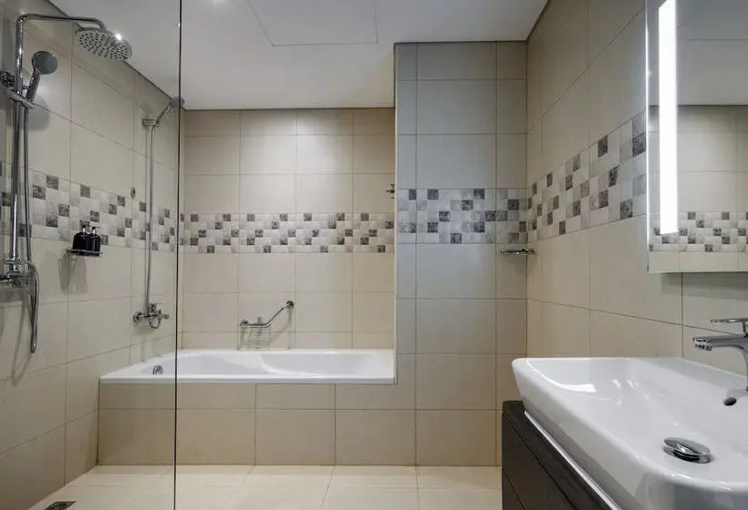 استودیو اجرایی, Centara West Bay Hotel & Residences Doha