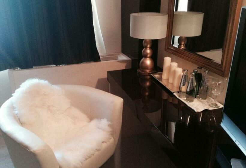 스탠다드 룸, Consul