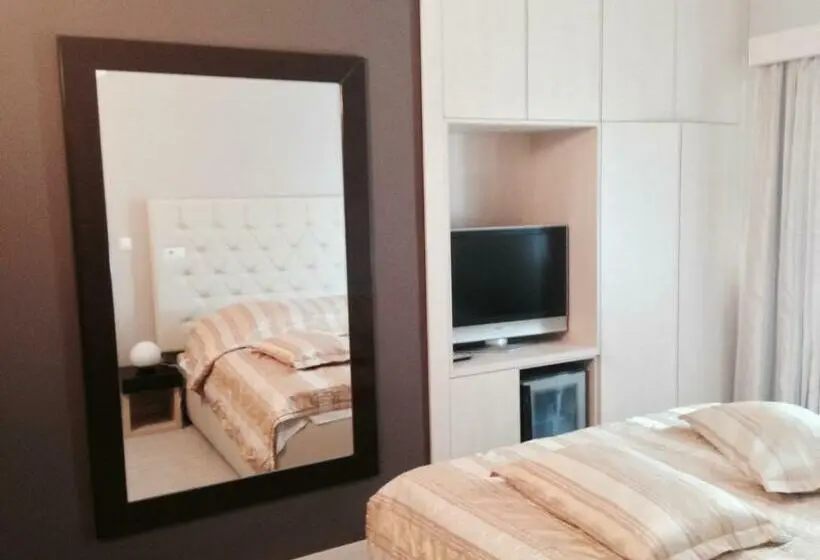 Habitación Estándar, Consul