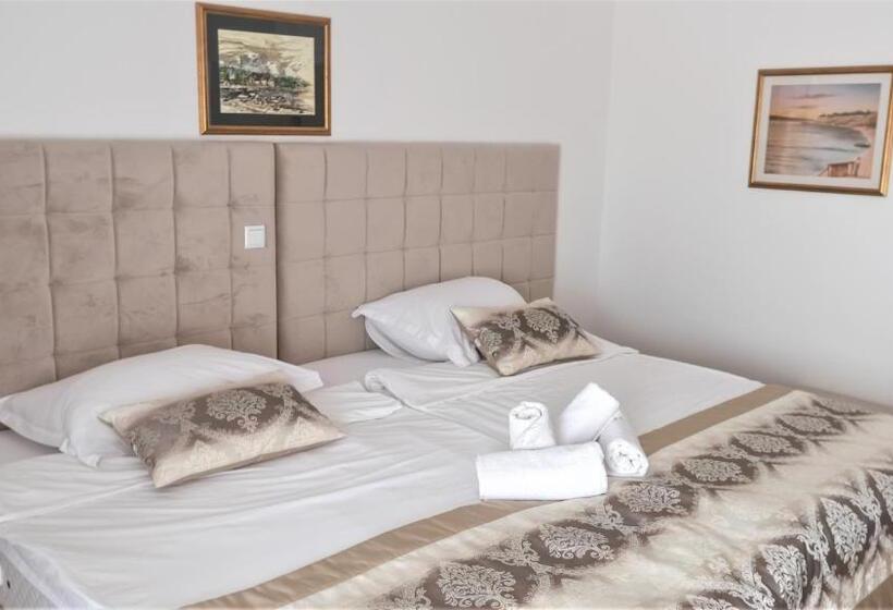 스탠다드 룸, Consul