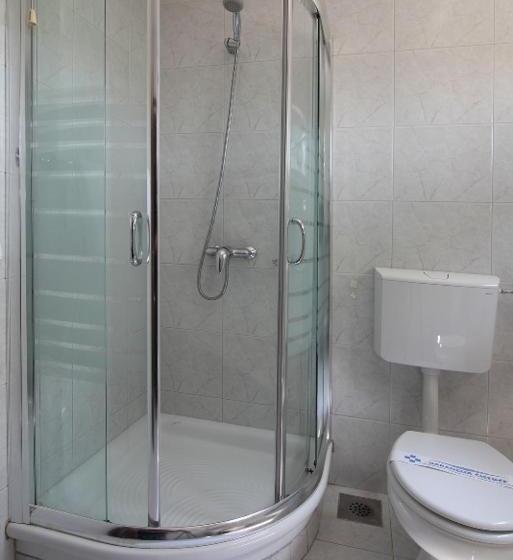 스탠다드 트리플 룸, Consul