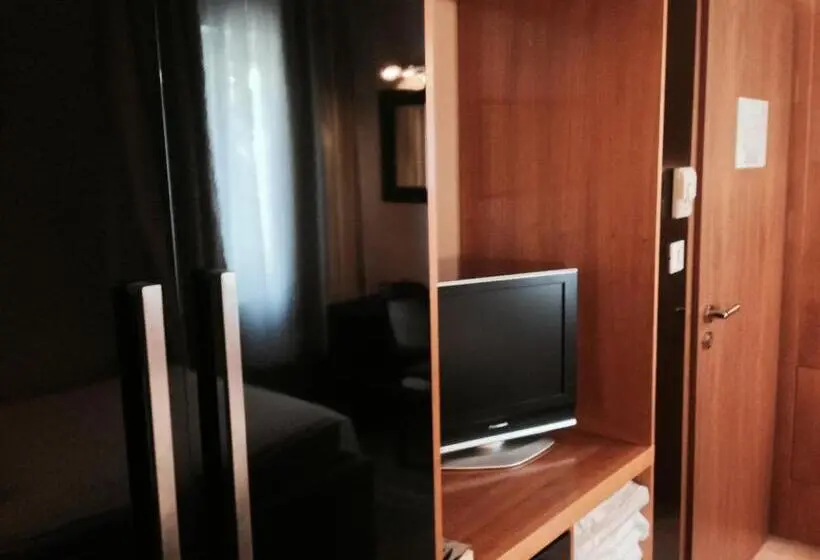 Habitación Estándar Individual, Consul