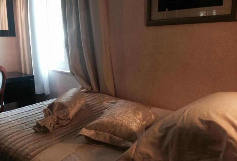 스탠다드 싱글 룸, Consul