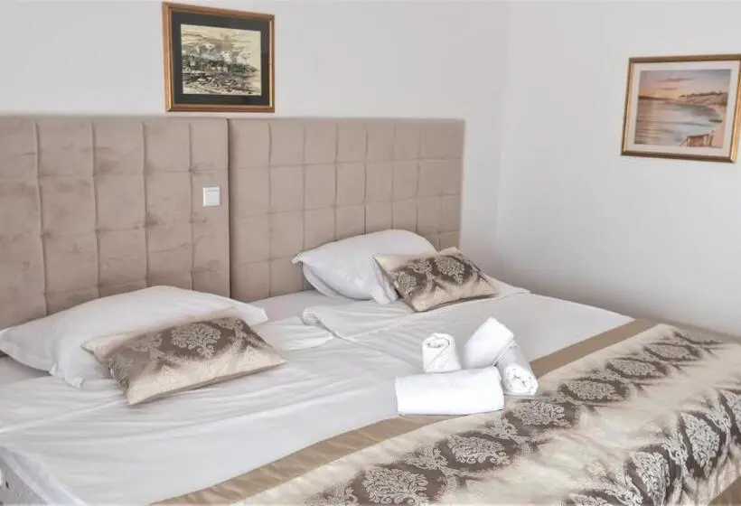 Suite, Consul