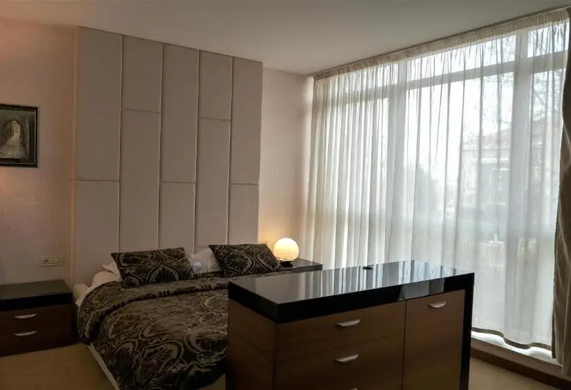 Habitación Comfort, Consul