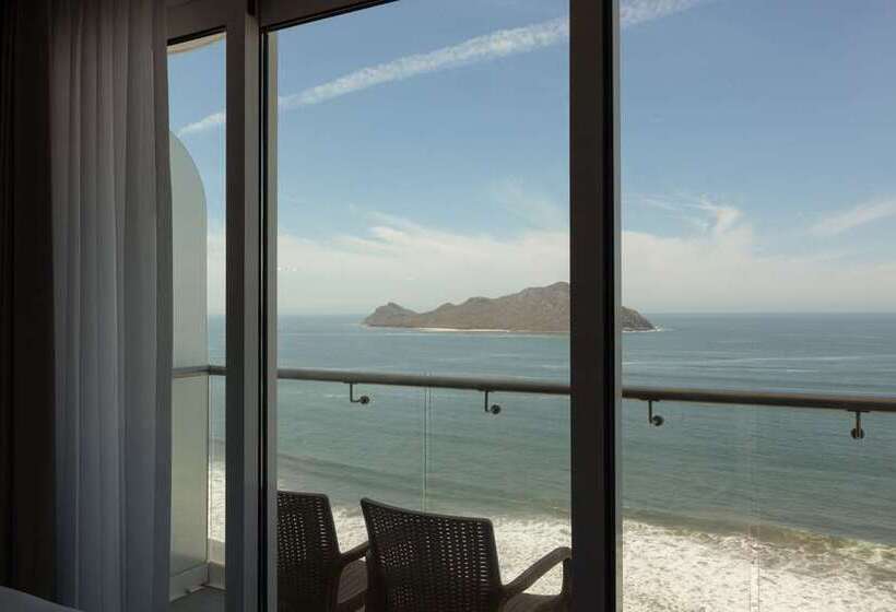 جناح جونيور مطلّ علي البحر, Doubletree By Hilton Mazatlan
