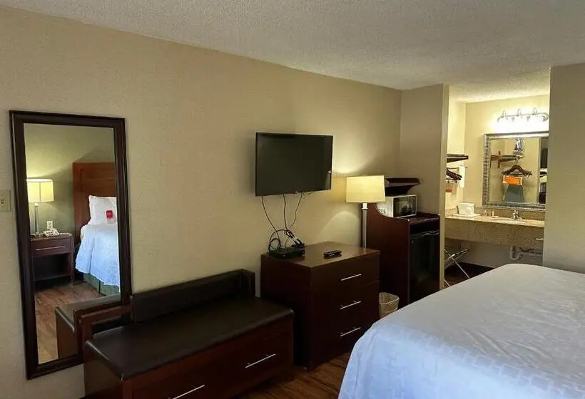 キングサイズベッドのスタンダードルーム, Econo Lodge Huntington Barboursville University Area