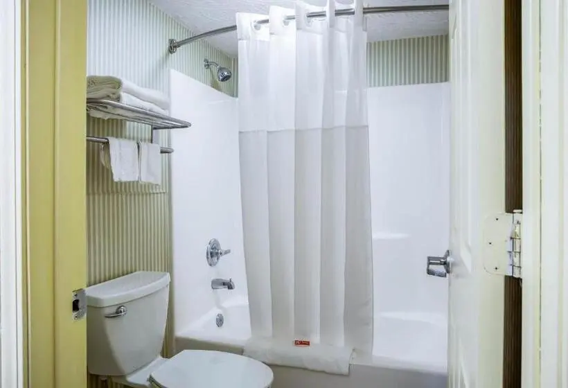 キングサイズベッドのスタンダードルーム, Econo Lodge Huntington Barboursville University Area