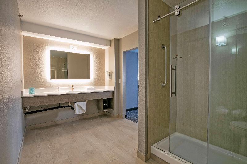 جناح لذوى الاحتياجات الخاصة, Holiday Inn Express And Suites South Hill, An Ihg