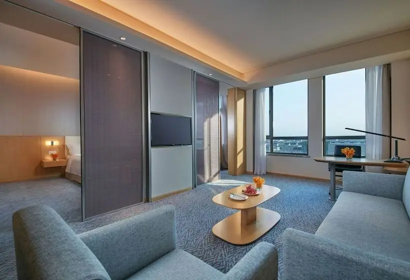سوییت, Holiday Inn Express Nantong Textile City, An Ihg