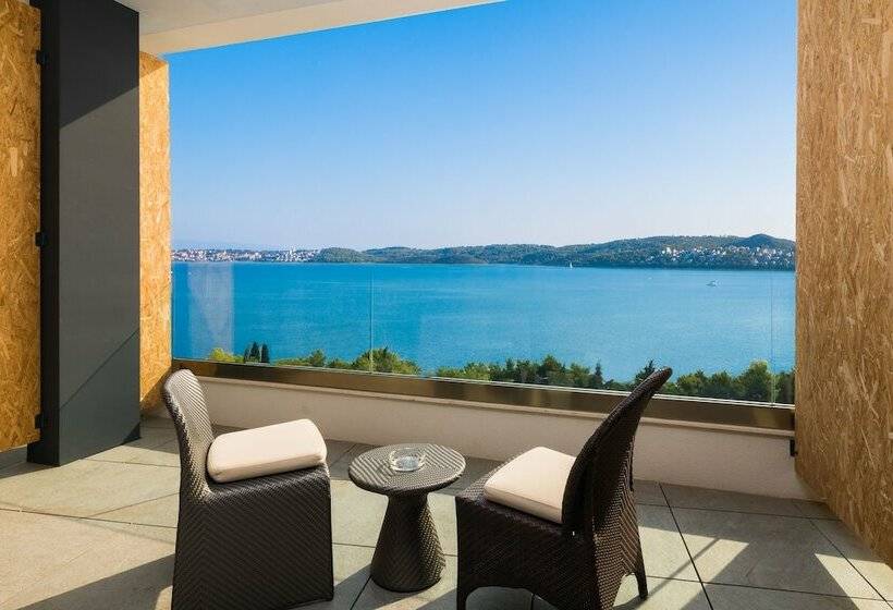 اتاق سوپریور با چشم‌انداز دریا و بالکن, Ola  Adults Only