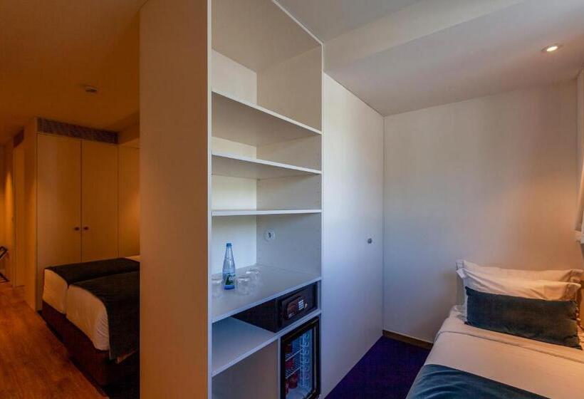 اتاق استاندارد سه نفره, Sea Porto