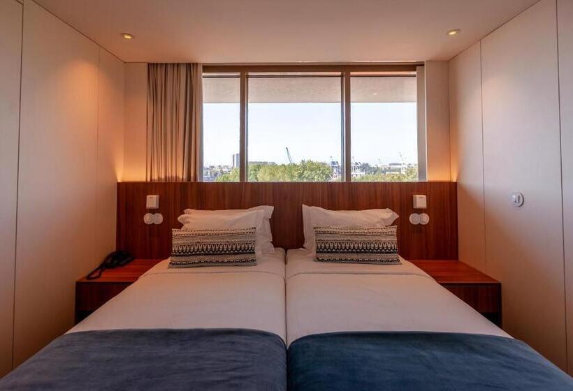 اتاق استاندارد سه نفره, Sea Porto
