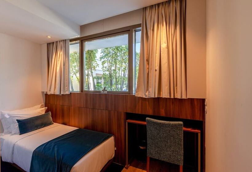 اتاق استاندارد سه نفره, Sea Porto