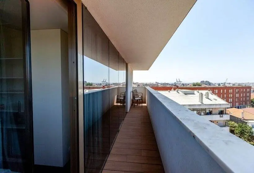 اتاق استاندارد سه نفره, Sea Porto