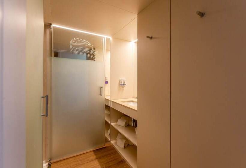 اتاق استاندارد سه نفره, Sea Porto