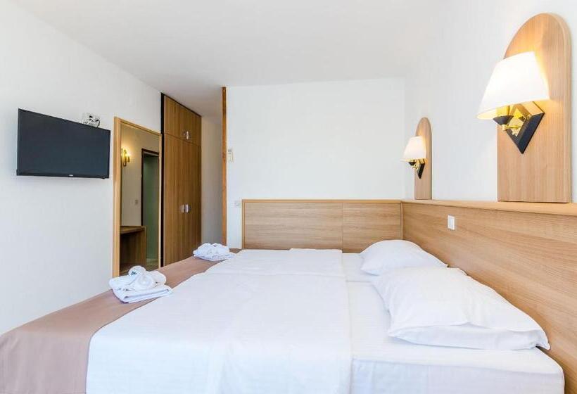 غرفة أساسية, Villa Paradiso 2