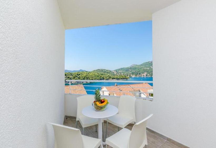 إستديو عائلى, Villa Paradiso 2