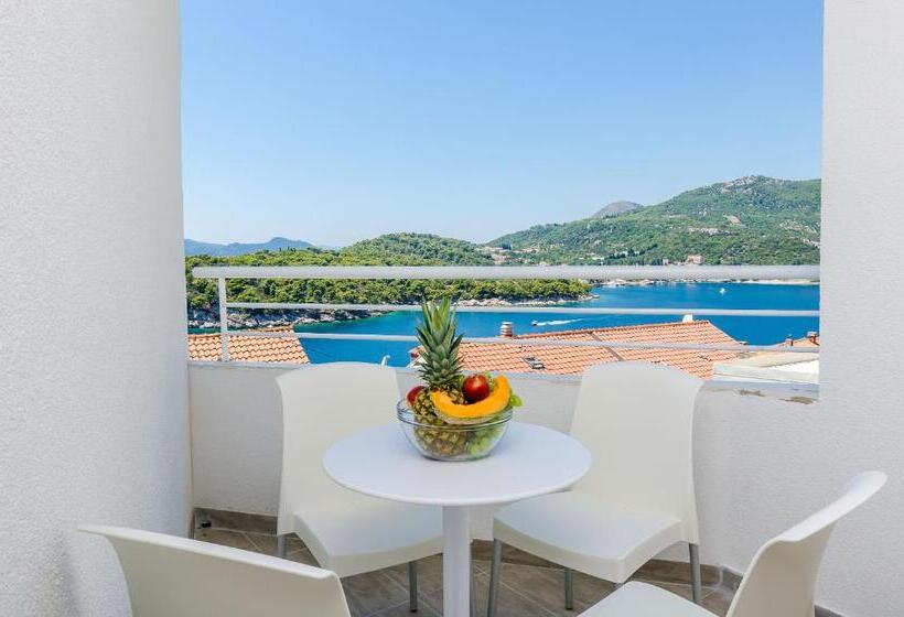 إستديو عائلى, Villa Paradiso 2