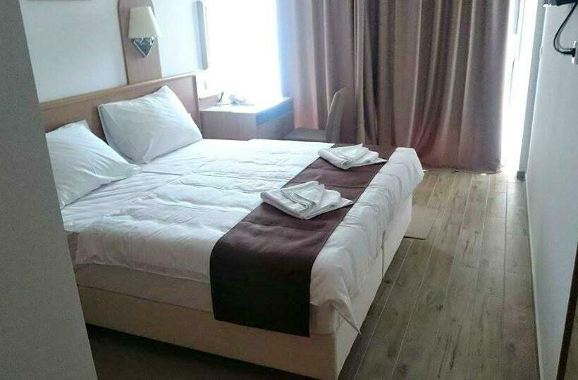 غرفة ديلوكس مطلّة علي البحر, Villa Paradiso 2